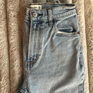 Abercrombie & Fitch (A&F) the 90s slim straight ultra high rise 26/2S